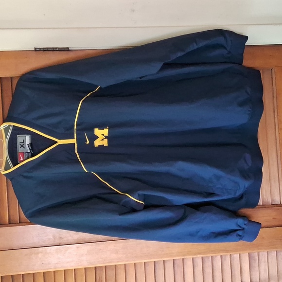 Nike Other - Nike men's size XL Michigan pullover lightweight jacket